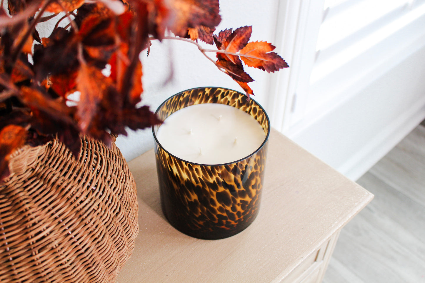 Limited Edition Tortoise Statement Candle — Golden Maple
