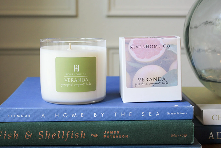 Bright top notes of grapefruit, bergamot, and lemon create a lively effervescence, while a heart of aromatic mint, thyme, and lavender adds a fresh, herbal sophistication. Grounded by cedarwood and green leaves, Veranda is a refined yet inviting fragrance that captures the essence of slow afternoons, golden light, and effortless elegance. Whether filling your home with its refreshing glow or setting the scene for a quiet moment of relaxation, Veranda is the perfect balance of vibrance and tranquility.
